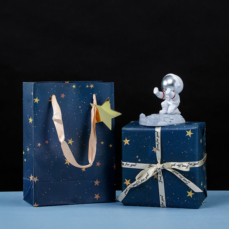 Creative astronaut desktop gadgets room home decoration creative mobile phone bracket spaceman birthday gift