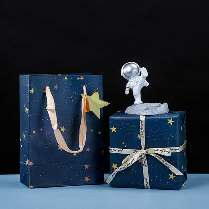 Creative astronaut desktop gadgets room home decoration creative mobile phone bracket spaceman birthday gift