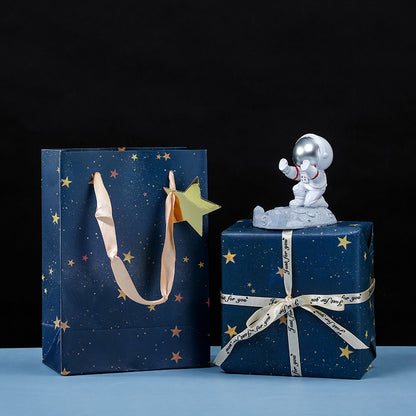 Creative astronaut desktop gadgets room home decoration creative mobile phone bracket spaceman birthday gift